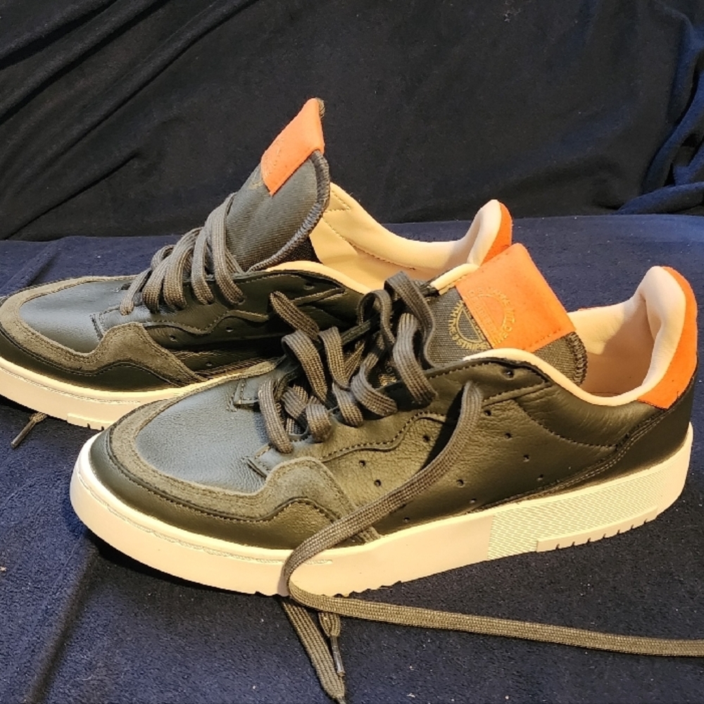 Adidas Supercourt Black and Orange Men's 7.5 Sneakers NWOT